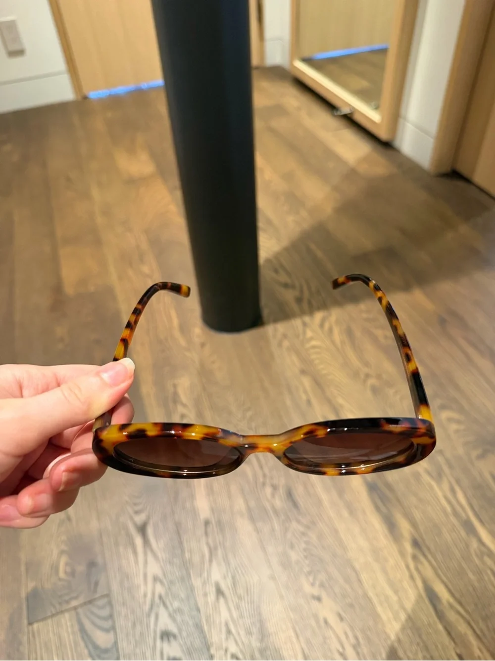 Tortoiseshell Oval Women's Sunglasses